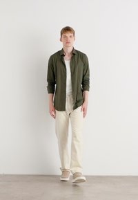 Calvin Klein SLIM SHIRT - Finskjorte - forest