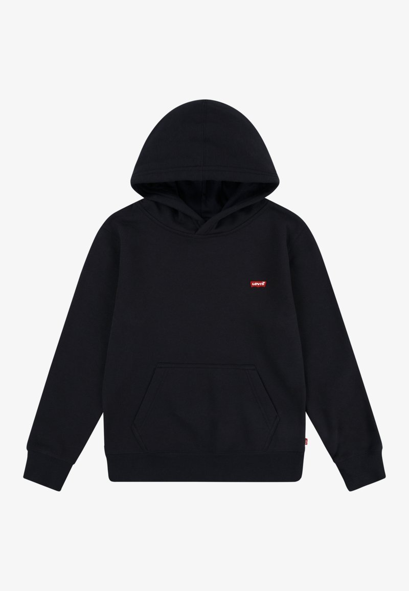 Sweatshirt preto com capuz, feito de algodão, apresentando um bolso canguru na frente e um pequeno logótipo vermelho da Levi's no peito. Design simples, sem padrões.