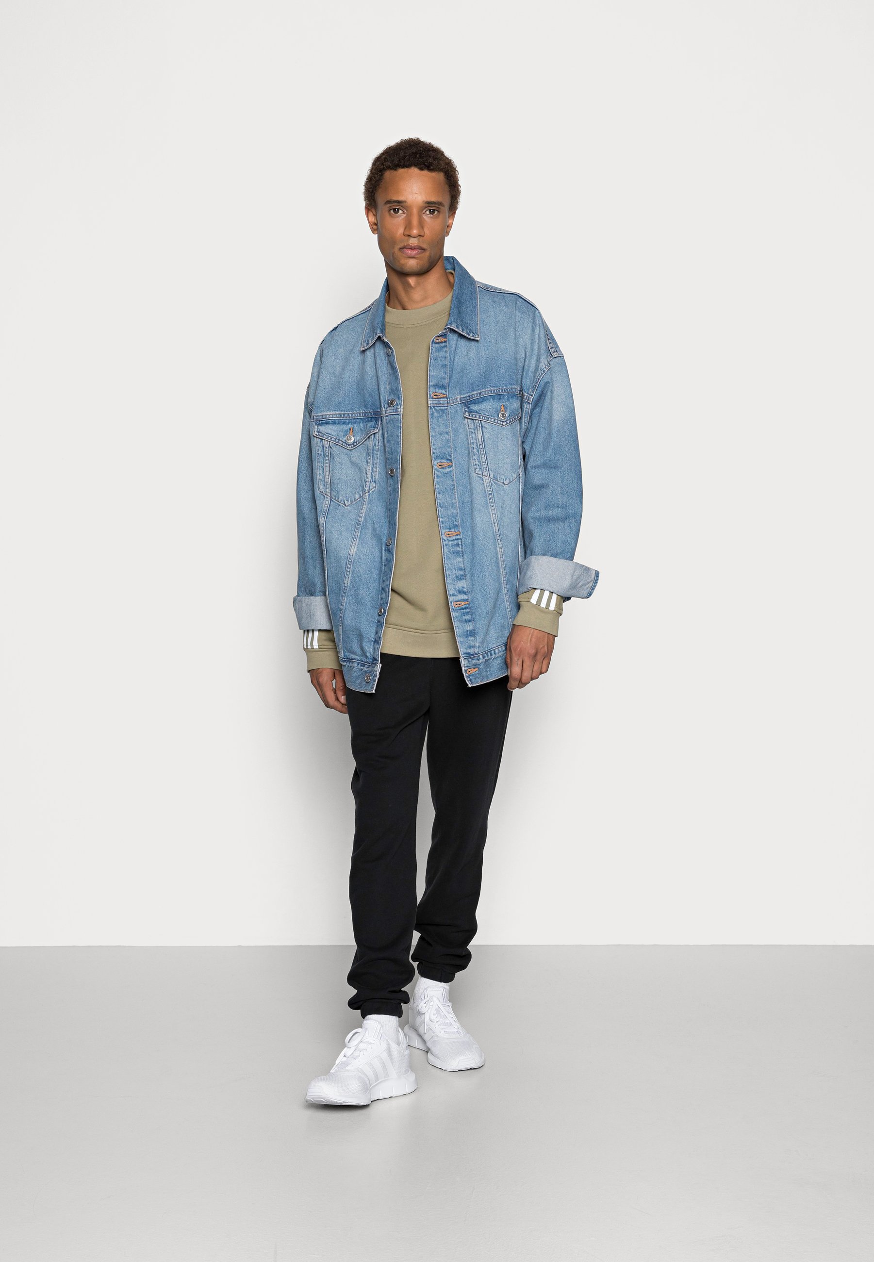 adidas Originals LOCK UP CREW UNISEX - Sudadera - orbit green/verde oliva -  Zalando.es