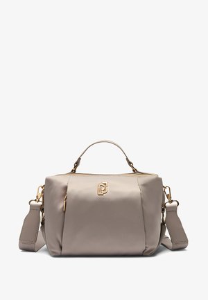 Borsa a mano in nylon beige con dettagli in oro, chiusura principale con zip, manici corti e una tracolla removibile. Presenta un accento con logo sulla parte anteriore.