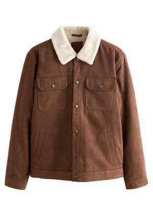 Brun ruskindjakke med en cremefarvet faux fur-krave, trykknaplukning foran, to brystlommer og sidelommer til hænderne.