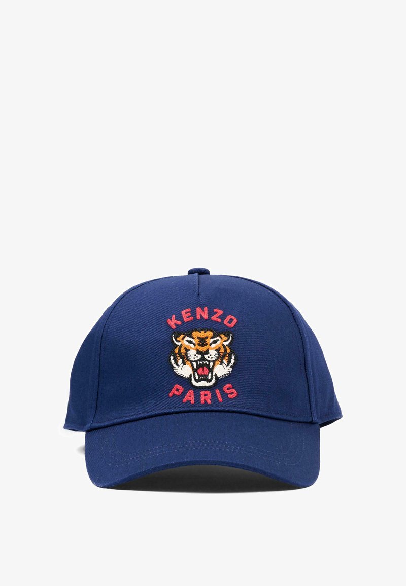 Marineblauwe baseballpet met geborduurd brullend tijgergezicht en rode tekst "KENZO PARIS" op het voorpaneel.