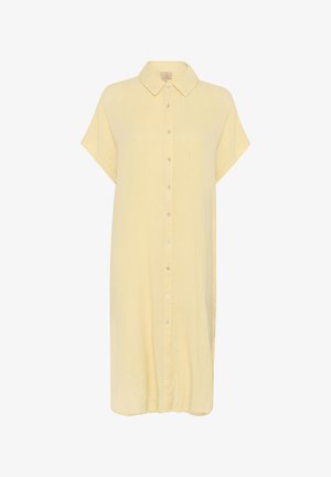 Żółta sukienka koszulowa zapinana na guziki, z kołnierzykiem, krótkimi rękawami i luźnym krojem. Wykonana z lekkiego, teksturowanego materiału. Posiada prosty dół.