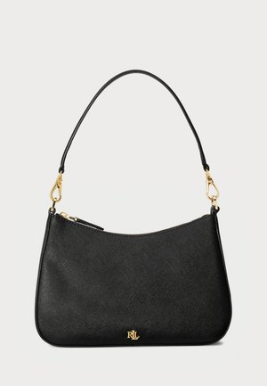 Schwarze Leder-Schultertasche mit geschwungener Form, goldenen Hardware-Akzenten und einem Reißverschluss. Verfügt über ein geprägtes Logo auf der Vorderseite.