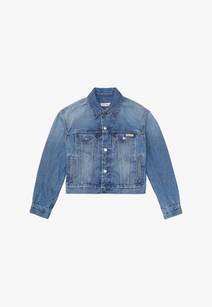 Blauwe spijkerjas met lange mouwen, klassieke kraag, knoopsluiting, borstzakken en een lichte stone-wash textuur. Calvin Klein-label zichtbaar.