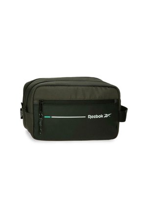 Kompakte dunkelgrüne Reebok-Kosmetiktasche mit Frontreißverschlusstasche, weißem Logo und seitlichem Griff.