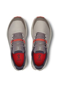 On CLOUDVISTA WP  - Laufschuh Trail - pearl   ice