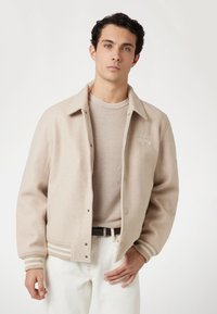 Guess Bomber stiliaus striukė - beige