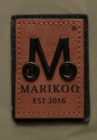 Marikoo BROMBEERE - Lauko striukė - stone