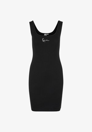 Abito bodycon nero a coste con scollatura rotonda e spalline larghe. Presenta un logo ricamato bianco sulla parte anteriore. Texture liscia, forma aderente.