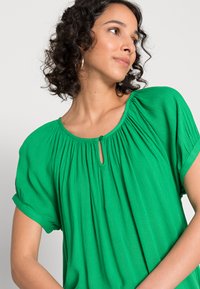 Kaffe KAAMBER - Tunika - fern green