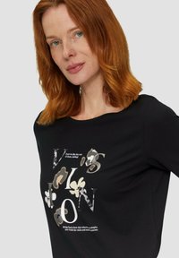 s.Oliver MIT HALBLANGEN ÄRMELN - T-shirt imprimé - schwarz