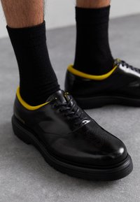 DERBY GOWTU UNISEX - Sznurowane obuwie sportowe