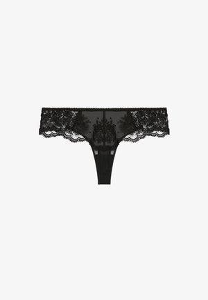 Schwarzer Spitzen-String mit floraler Stickerei und gewellten Kanten, entworfen aus transparentem Netzstoff und dekorativen Mustern.