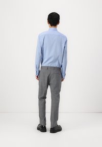 Isaac Dewhirst NOTCH SUIT SLIM - Κοστούμι - grey