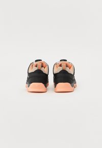 CMP KIRUNA UNISEX - Pantofi drumeție - sabbia