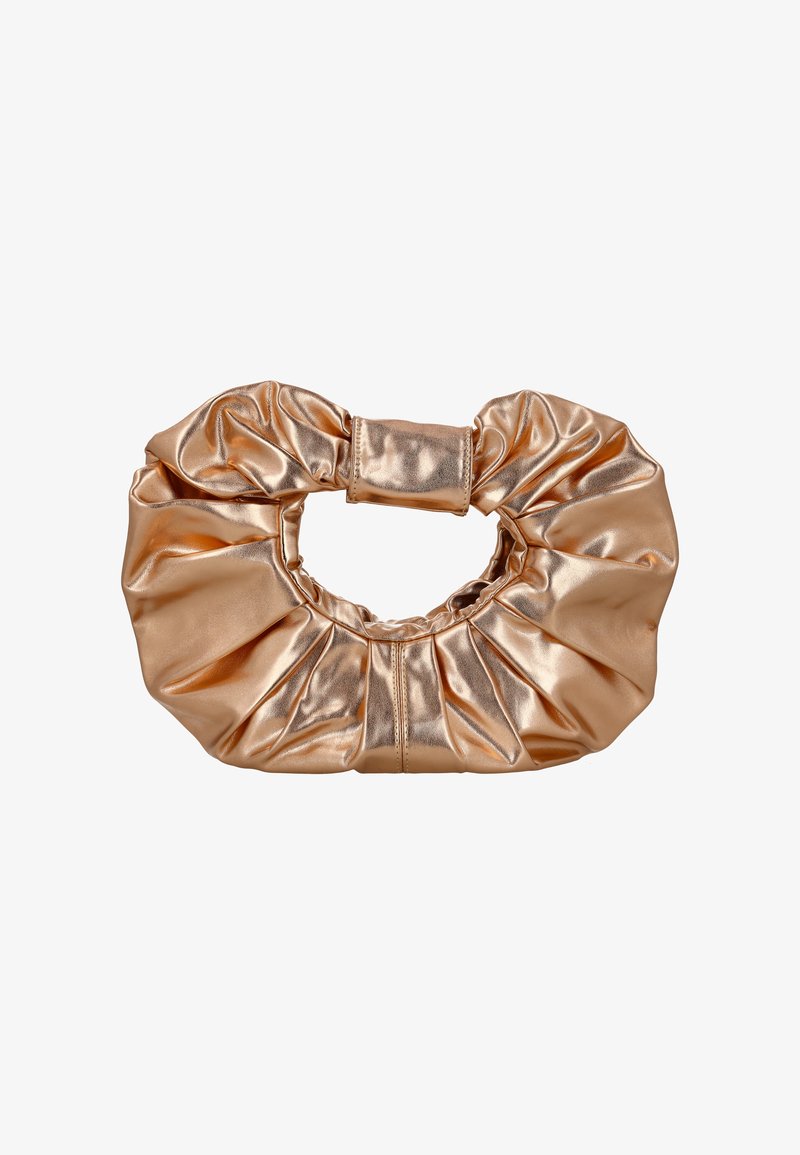 Borsa a mano in oro rosa metallico con design in tessuto raccolto e manico circolare. Presenta una texture morbida e dettagli plissettati ai bordi.