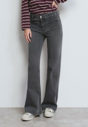BOLSILLO PARCHE ESTRELLAS TWILL - Jean flare - gris oscuro