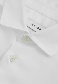 Reiss REGULAR FIT biały