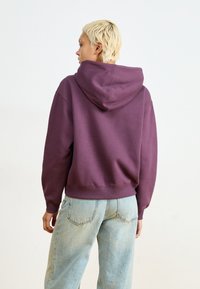 New Balance SPORT ESSENTIALS HOODIE - Ikdienas džemperis - plum brown