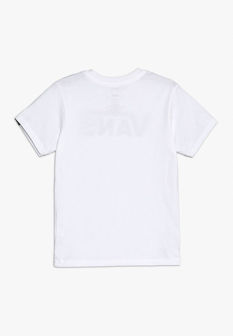 Maglietta bianca a maniche corte, vista da dietro, con scollo tondo, mostrata su uno sfondo bianco.