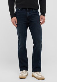 Mustang STYLE TRAMPER  - Tiesaus kirpimo džinsai - blau