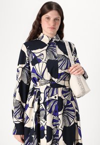 Persona by Marina Rinaldi CRISMA - Rochie tip cămașă - blu marino