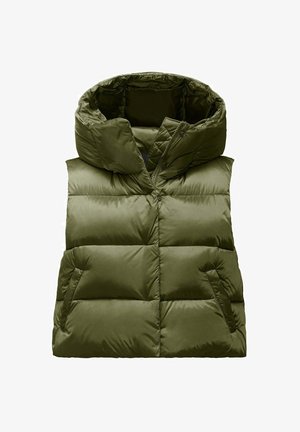 Olivgrüne Steppweste mit großer Kapuze, mit einem Reißverschluss vorne und zwei seitlichen Taschen. Hergestellt aus glattem, gesteppetem Stoff.