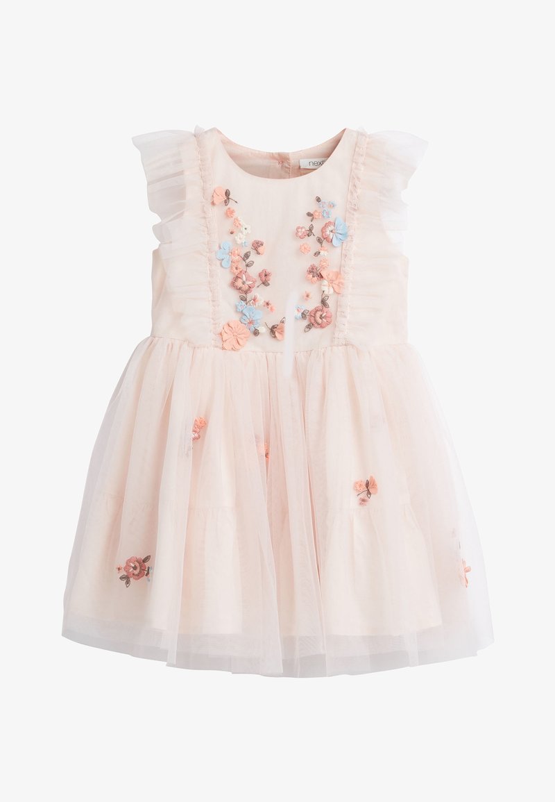 Vestido rosa pálido con mangas con volantes, bordado floral en rosa y azul, falda de tul en capas y cierre de botones en la parte posterior.