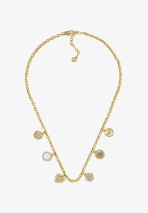 Collar de cadena de oro con múltiples colgantes en forma de charm, incluyendo un corazón, formas circulares y una mezcla de acabados texturizados y lisos.