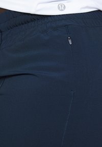 lululemon HOTTY HOT HIGH-RISE LINED 10CM - Träningsshorts - true navy