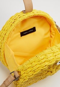 New Look Borsa a tracolla - yellow