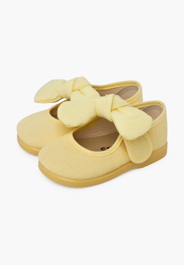 MERCEDITAS LAZO Y CIERRE ADHERENTE – Lauflernschuh – amarillo
