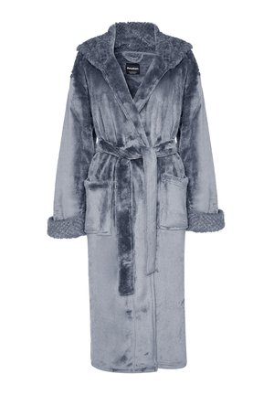 Szary pluszowy szlafrok z kołnierzem typu szal, wytłaczanym futerkiem na rękawach, paskiem i dwoma przednimi kieszeniami. Miękka, przytulna tkanina.