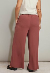 Yours Clothing WIDE LEG - Housut - burnt orange