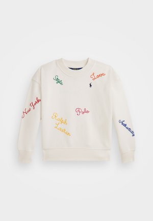Kremfarget sweatshirt med lange ermer, med fargerik brodert tekst: "Style," "Love," "New York," "Polo," "Ralph Lauren," og "Authenticity."