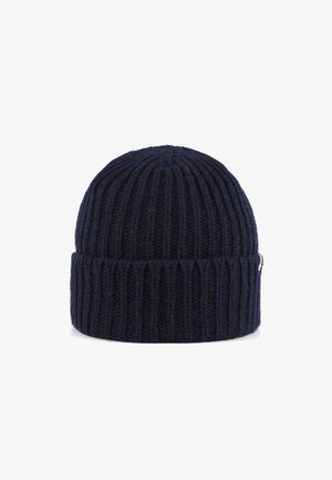 Marine gebreide beanie met een geribbelde textuur en een omgeslagen rand. Voorzien van een klein, gekleurd accentlabel aan de zijkant.