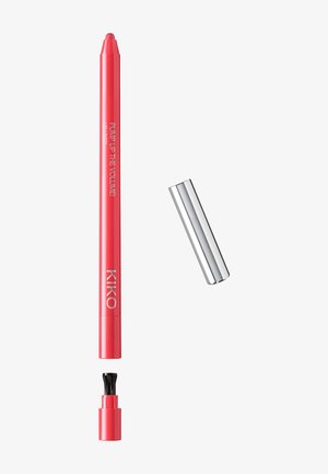KIKO rode lipliner potlood met een gladde textuur, voorzien van een draai-om ontwerp en een verwijderbare zilveren dop. Het label zegt "PUMP UP THE VOLUME!"