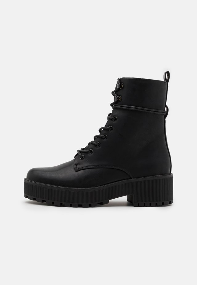 Plateaustiefelette - black
