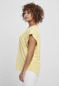 Urban Classics LADIES BASIC SHAPED TEE - Basic póló - vintagesun