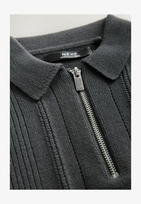 Valgt, charcoal grey