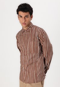 Marimekko JOKAPOIKA UNISEX - Bluza z gumbi - brown