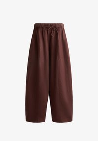 Selezionato, dark brown