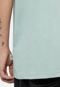 Dickies SUMMERDALE - T-shirt - bas - blue surf