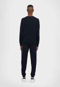 EA7 Emporio Armani FELPA - Ikdienas džemperis - blue