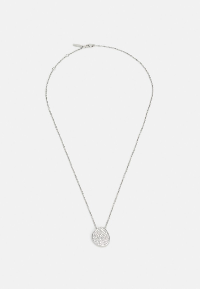 Zilveren ketting met een delicate schakel, met een ovale hanger bezet met kleine sprankelende stenen voor een textuurvolle uitstraling.
