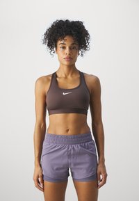 Nike Performance BRA - Sportski grudnjak sa srednje jakom potporom - baroque brown/white