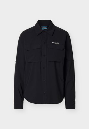 Cămașă neagră cu mâneci lungi, nasturi, cu guler, două buzunare la piept cu clapete și logo-ul „Columbia Titanium” în partea stângă sus.