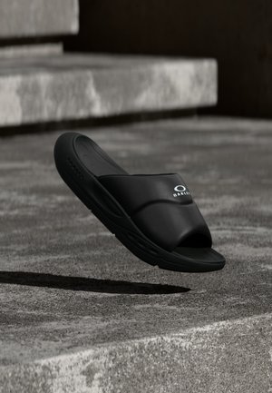 Oakley BARK SLIDE - Mules - pitch black