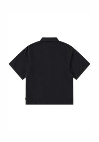 Zwarte korte mouwen shirt met een kraag, ontspannen pasvorm en een gladde textuur. De achterkant toont een eenvoudig, effen ontwerp zonder zichtbare patronen.